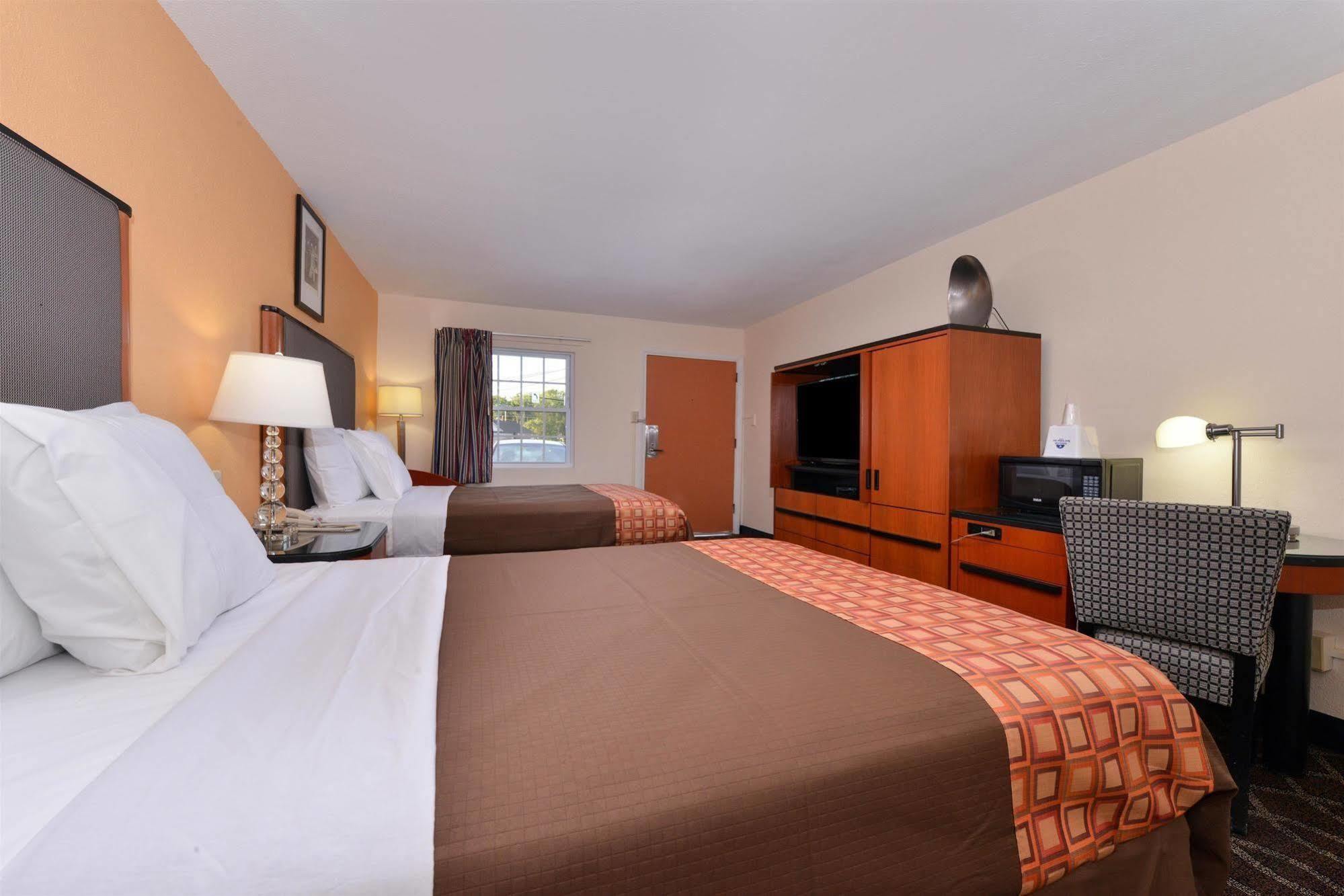 Media Inn & Suites Kültér fotó