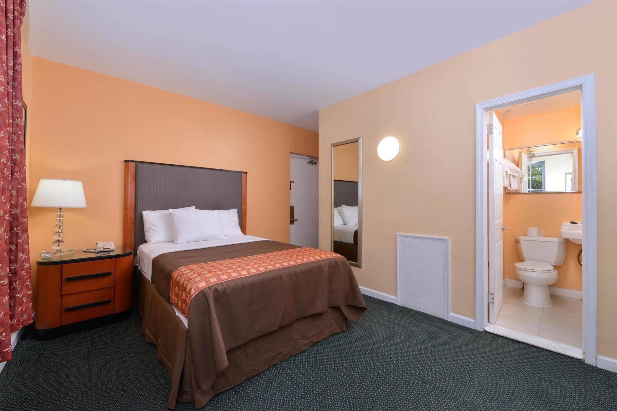 Media Inn & Suites Kültér fotó